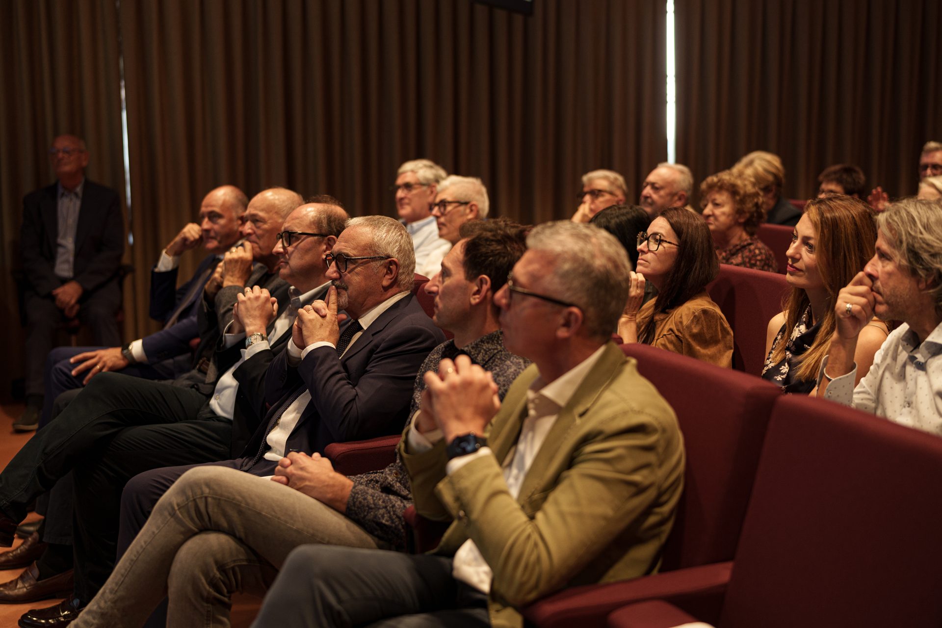 Autorità e ospiti seduti in sala durante gli interventi